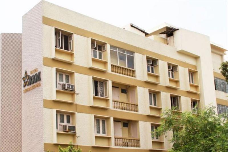 Hotel Ram International Pondicherry Exterior photo